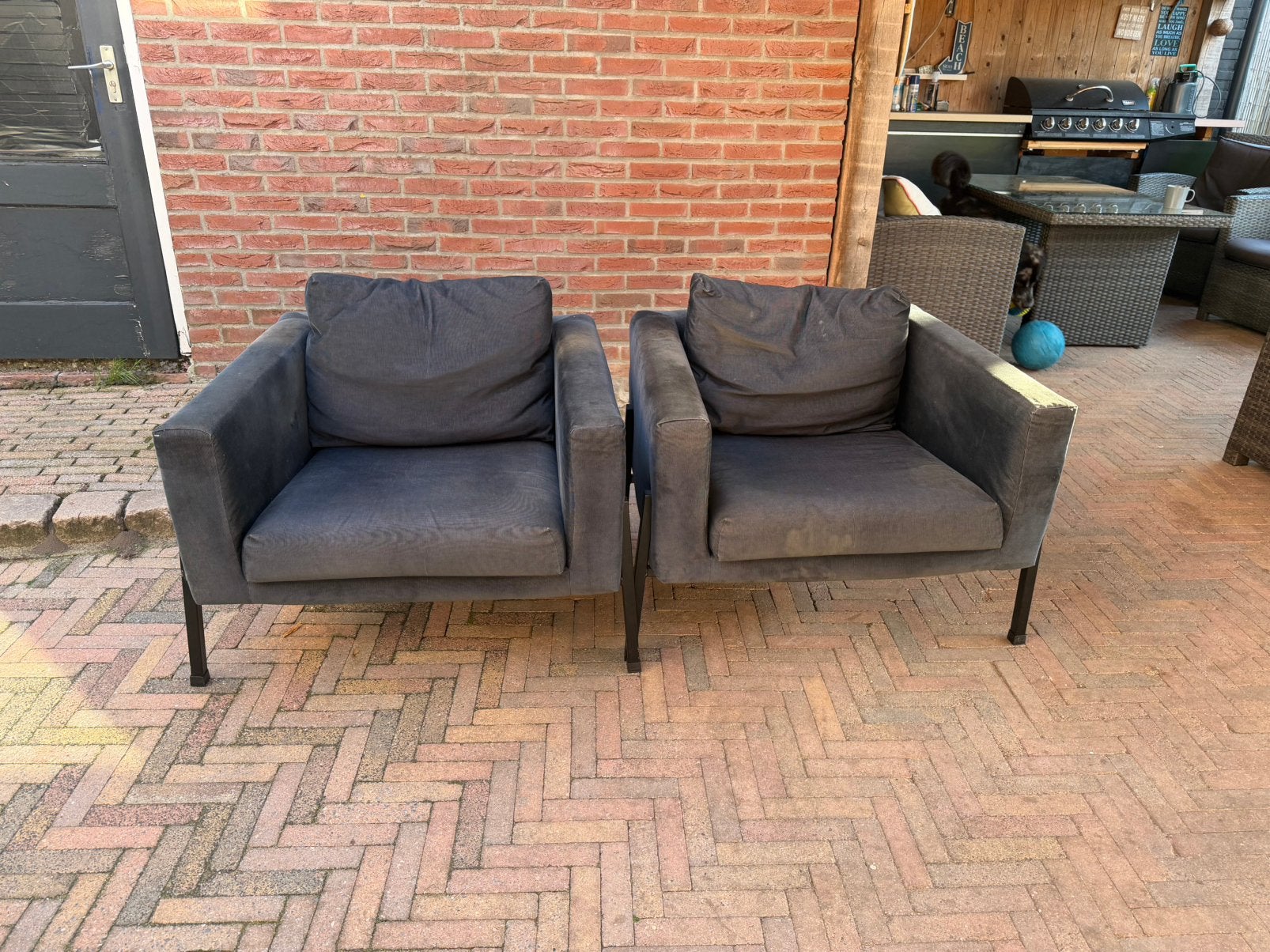 2 Ikea Koarpp stoelen zwart met 2 nieuwe hoezen, Ophalen, Zo goed als nieuw, Zwart, Twee