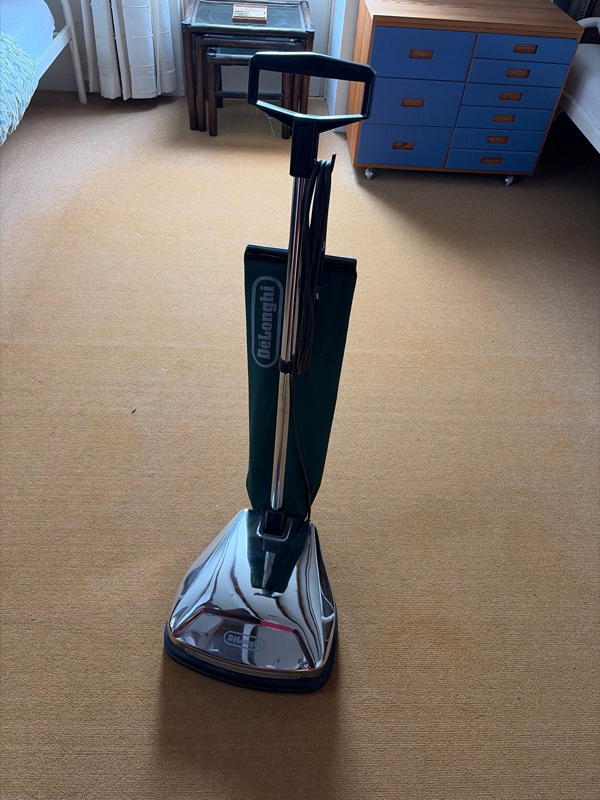 DeLonghi boenmachine - Vloerreiniger met diverse borstels, Ophalen, Gebruikt, Vloerreiniger, Overige merken