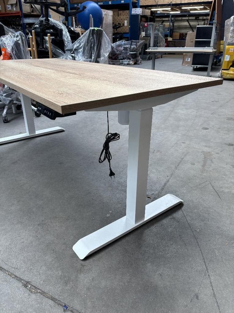 Elektrisch zit/sta bureau | 1 motor | 180x80cm Wit/eiken, Huis en Inrichting, Bureaus, Zit-sta bureau, -, Hout, 180 cm
