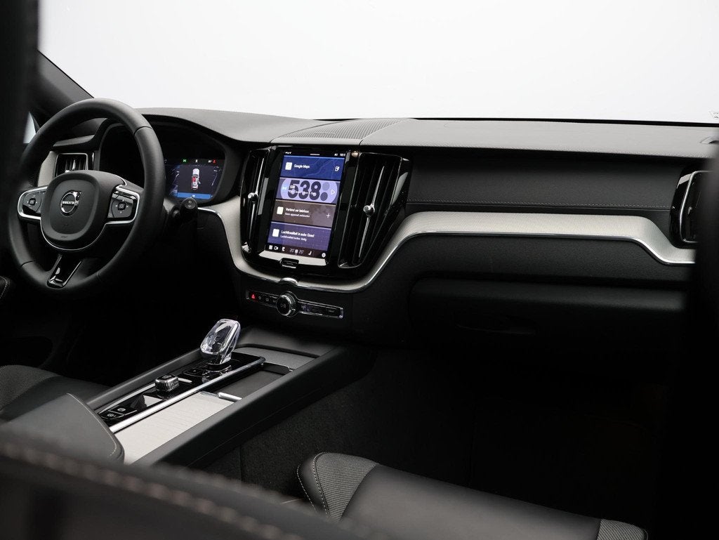 Volvo XC60 T6 AWD Plug-in hybrid Ultra Dark / Head up displ, Gebruikt, 4 cilinders, 180 min, Wit