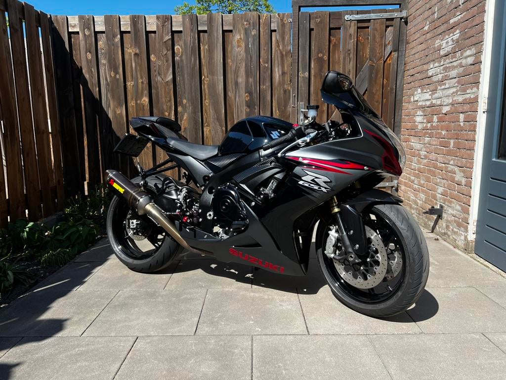 Suzuki GSX-R 750 (2012) – rijk uitgerust & in topstaat, Motoren, Motoren | Suzuki, 750 cc, Occasion, 4 cilinders, Motorrijbewijs A