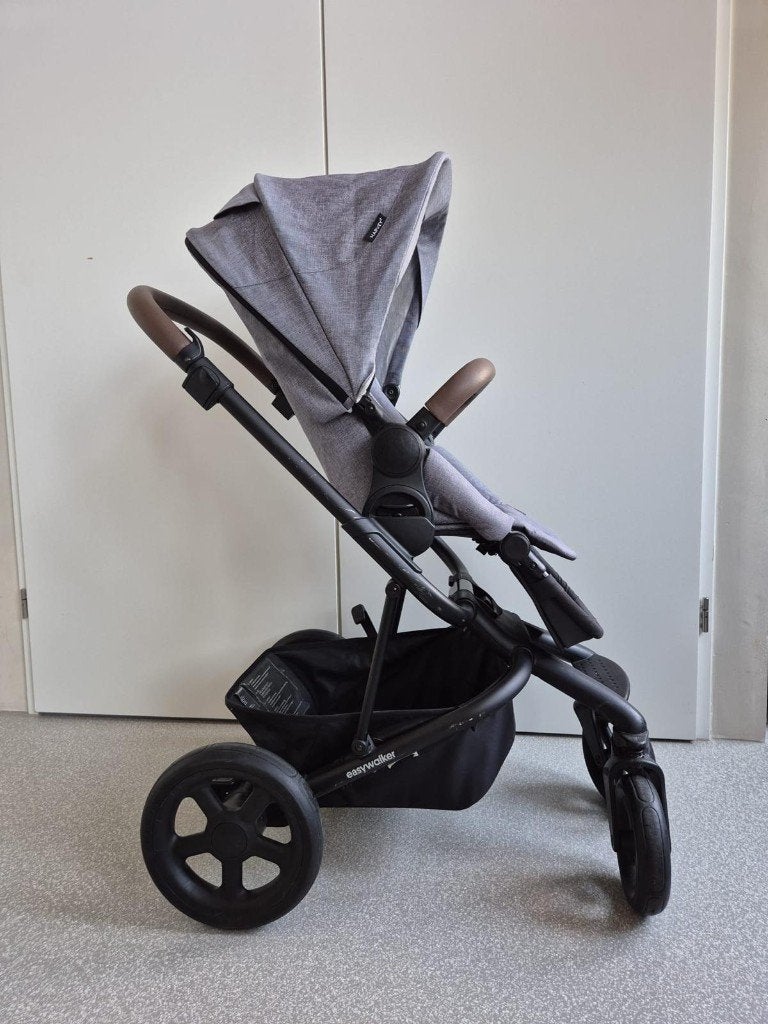 Harvey2 kinderwagen grijs incl. voetenzak, regenhoes, & tas, Verstelbare duwstang, Zo goed als nieuw, Ophalen, Kinderwagen