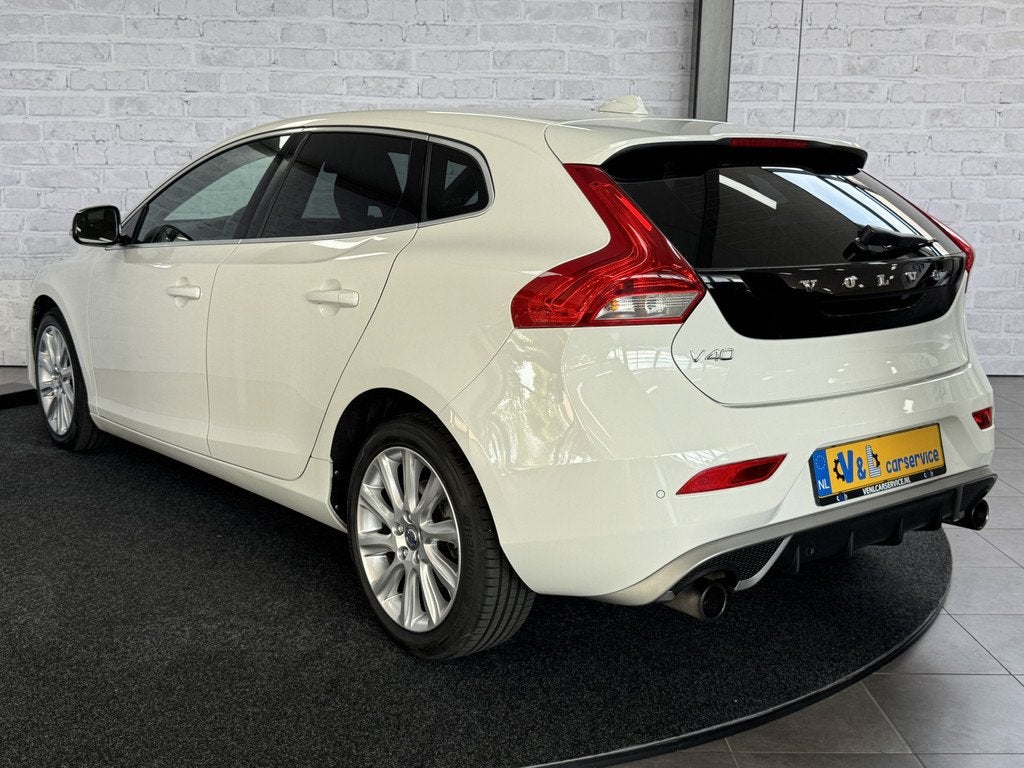 Volvo V40 1.6 T3 R-Design Navigatie Camera (bj 2013), Auto's, Volvo, Voorwielaandrijving, Gebruikt, Zwart, 4 cilinders