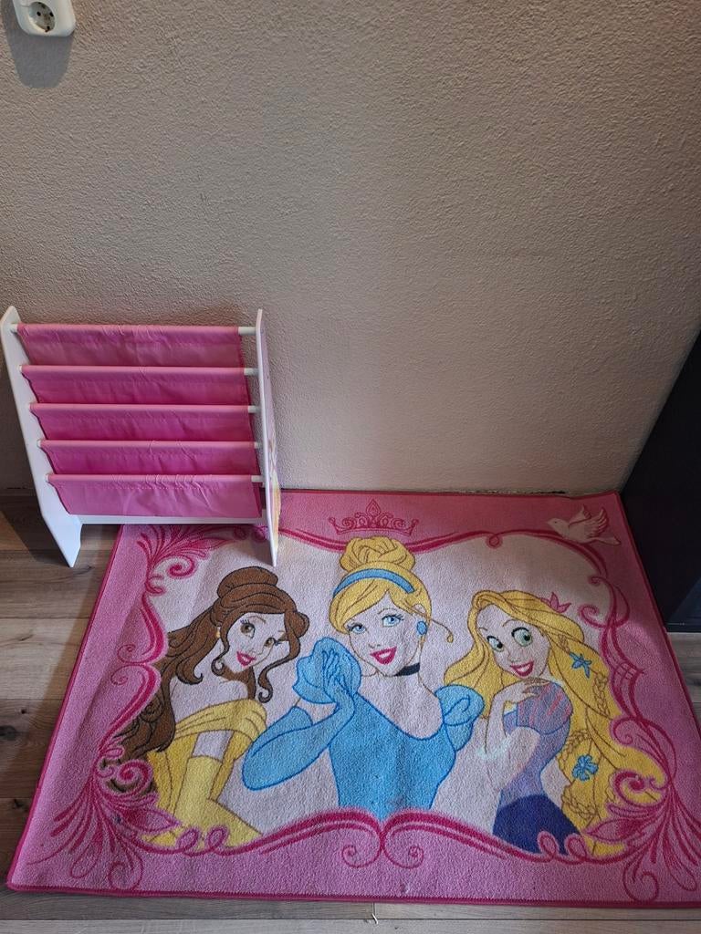 Disney Prinsessen vloerkleed en boekenkastje, Kinderen en Baby's, Ophalen, Kleed of Kussen