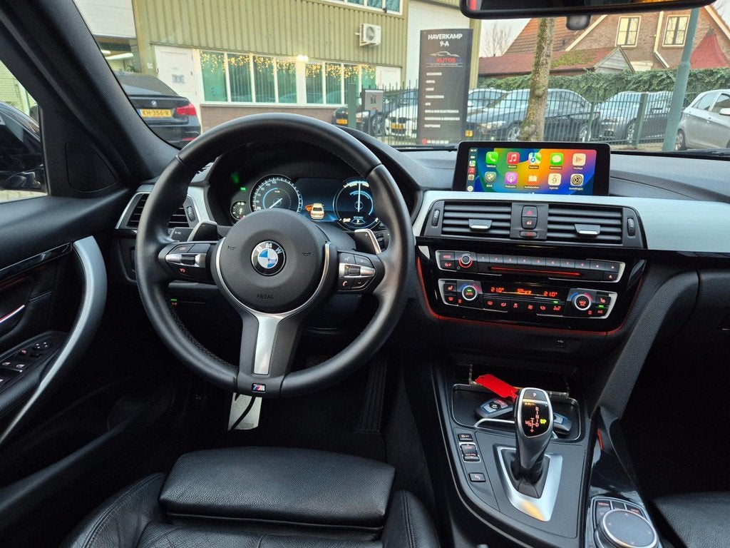 BMW 3-serie 320i M Sport Ed Apple CarPlay Trekhaak Camera Li, Auto's, Automaat, 1998 cc, Achterwielaandrijving, 1800 kg