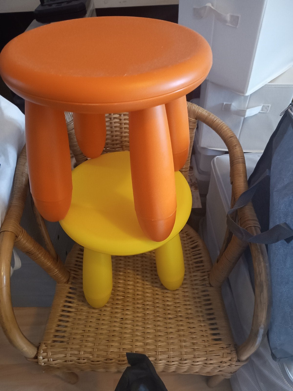 twee gratis Ikea krukjes, Ophalen, Gebruikt