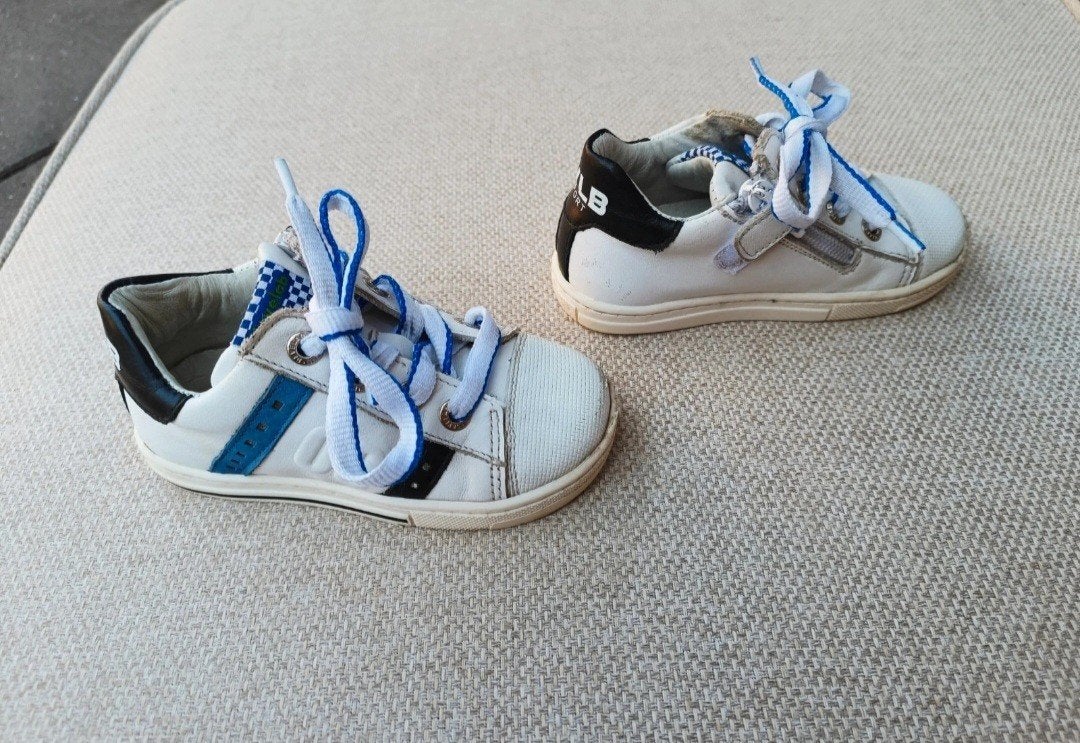 -	Witte sneakers Develab maat 23., Gebruikt, Schoenen, Ophalen of Verzenden, Develop