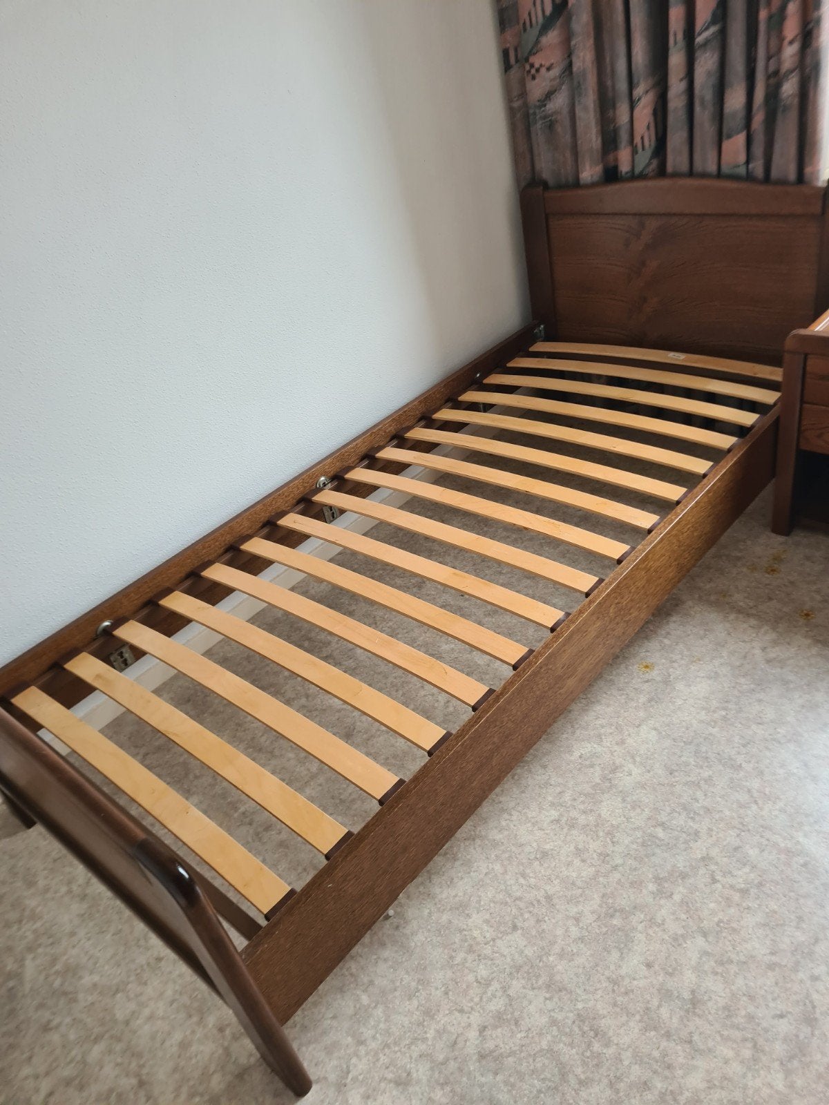 te koop een persoons eiken bed met nachtkastje, Ophalen, Eenpersoons, Hout, 90 cm