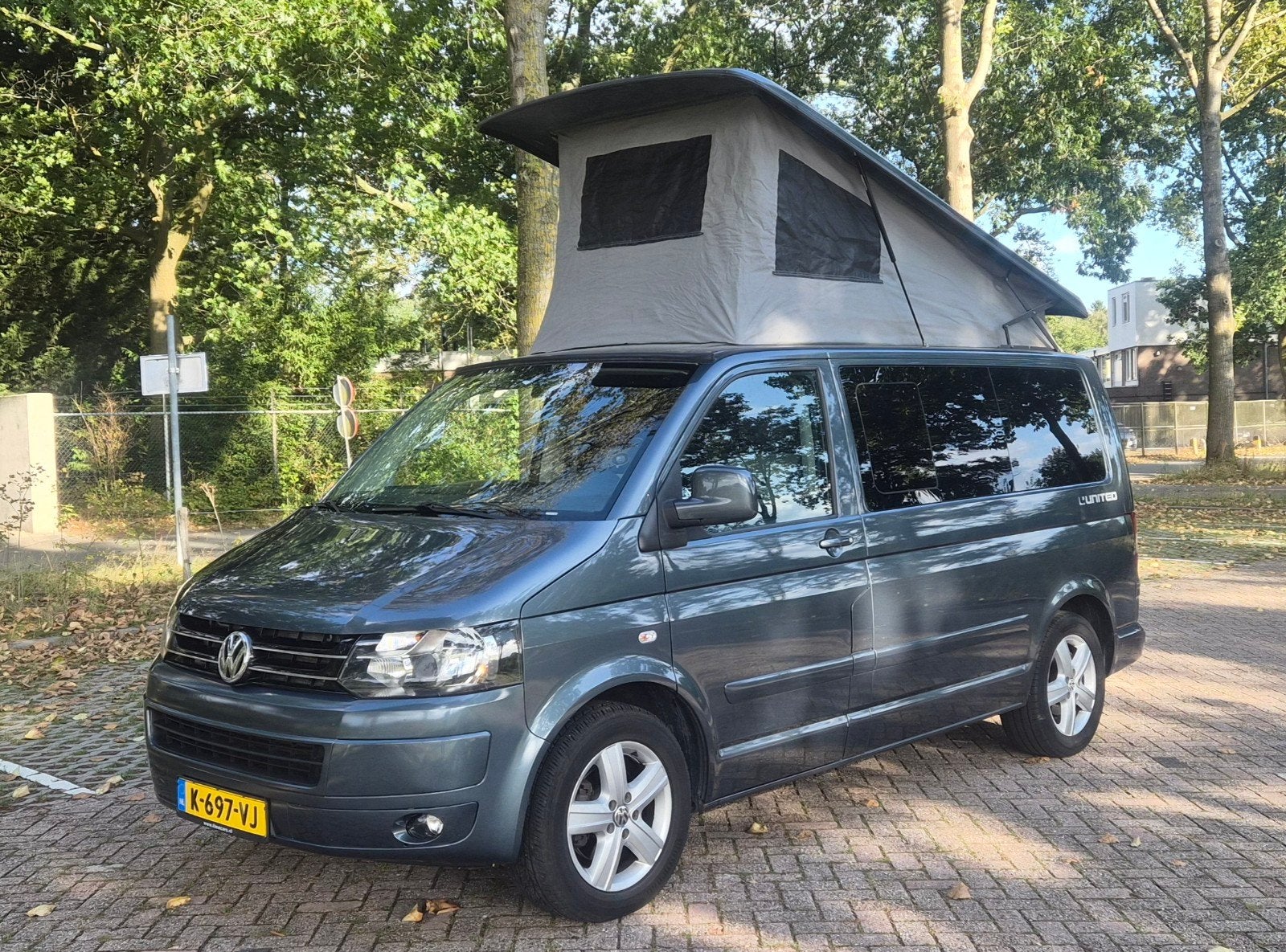 Volkswagen Multivan Camper 2.5 TDI, Auto's, Volkswagen, Voorwielaandrijving, Grijs, Euro 4, 2257 kg