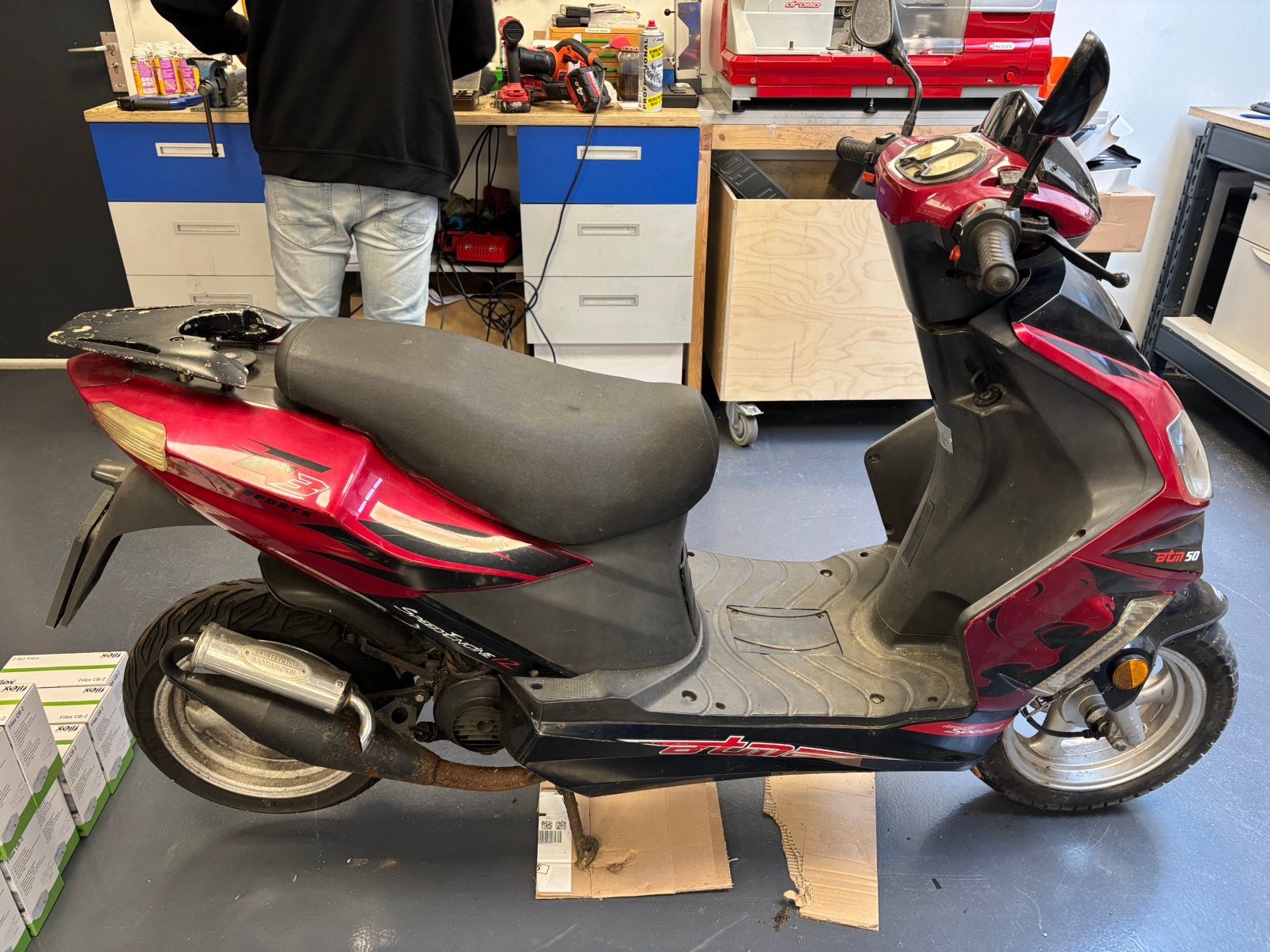 Snor scooter met blauw geldig kenteken, Ophalen, Zo goed als nieuw, Benzine, Overige merken