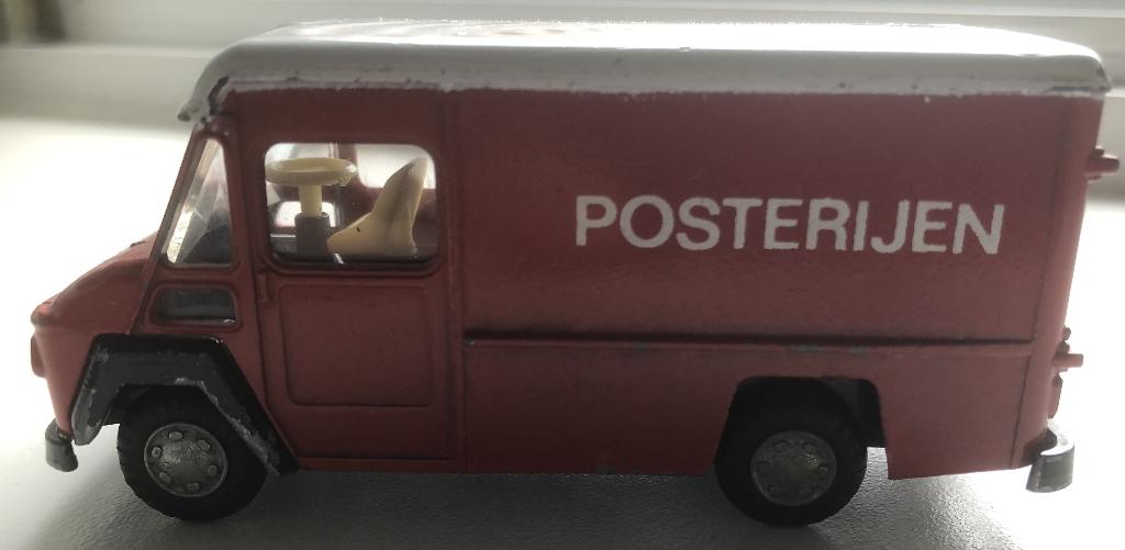 BESTELAUTO POSTERIJEN - LION CAR NO. 49 - COMMER -11 CM LANG, Ophalen of Verzenden, Zo goed als nieuw