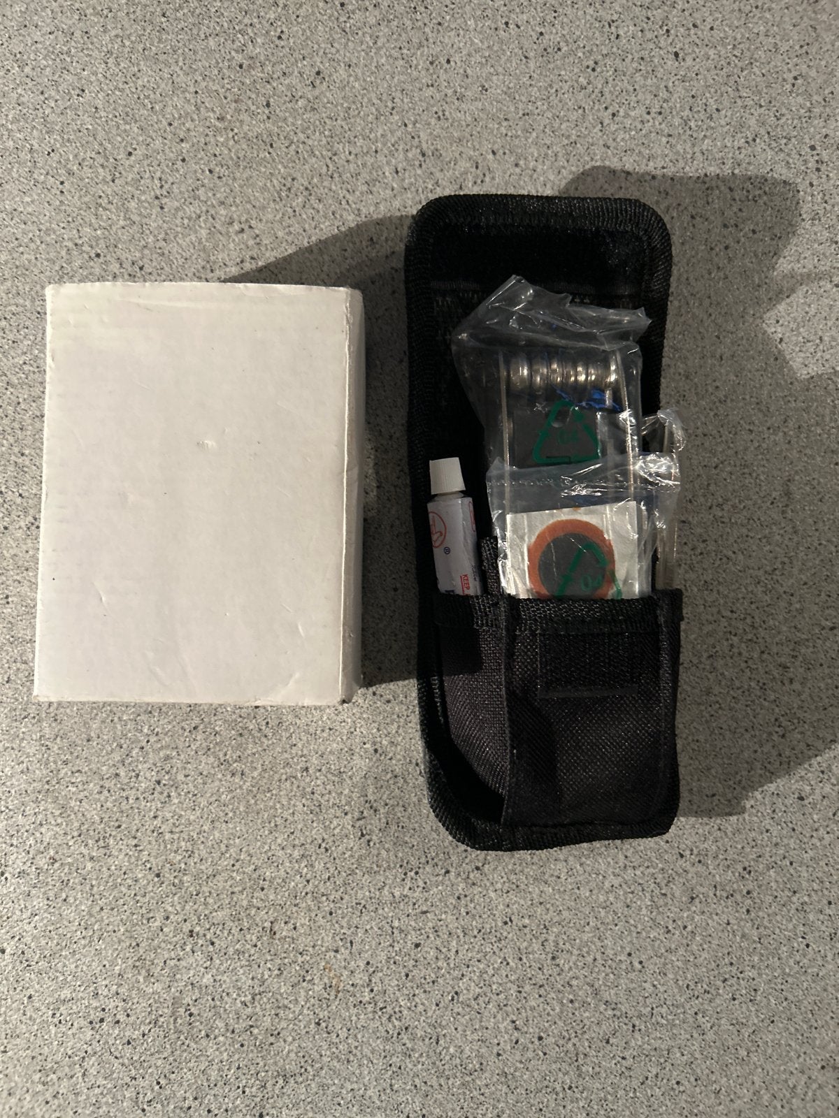 Fietsreparatieset met multitool en bandenplakset, Ophalen of Verzenden, Nieuw, Gereedschapsset