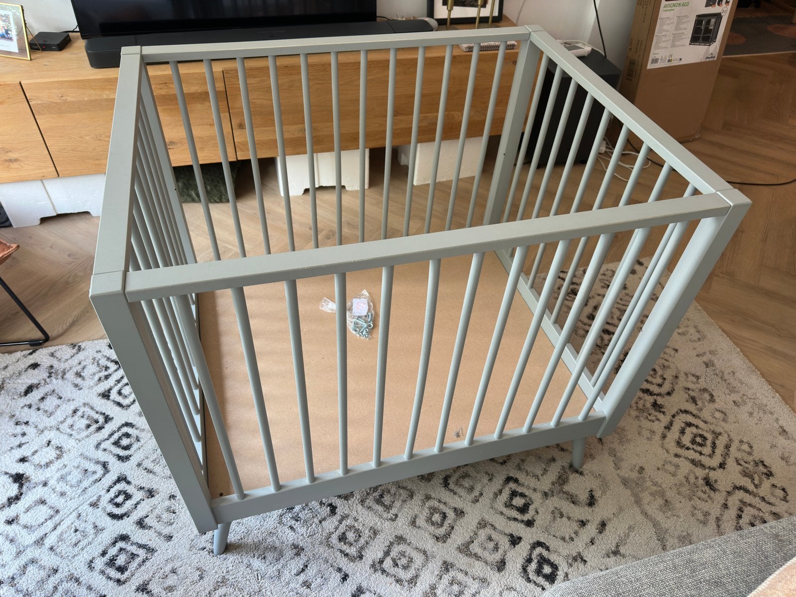 Europe Baby Box Evy Licht Grijs - Zo goed als nieuw (zgan), Ophalen, Zo goed als nieuw, Rechthoekig, In hoogte verstelbaar