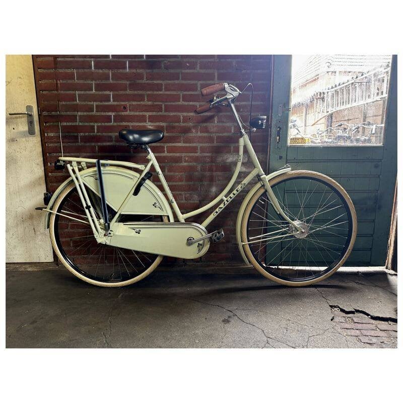 Prachtige 28" GazelleBasic omafiets met NAAFDYNAMO!, Fietsen en Brommers, Fietsen | Dames | Omafietsen, Ophalen, Terugtraprem