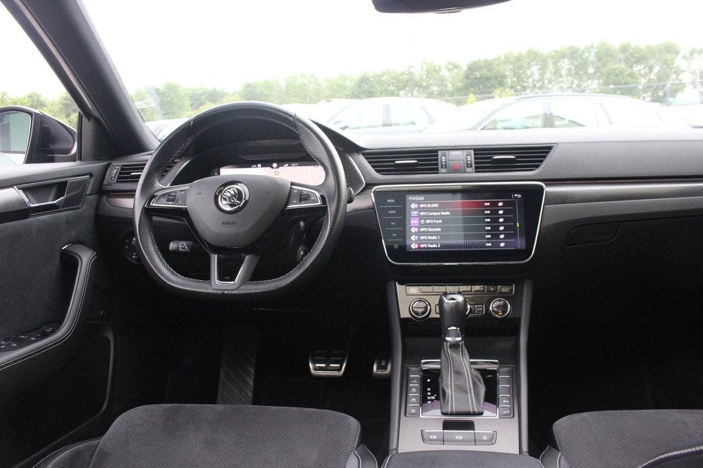 Skoda Superb Combi 1.4 TSI iV Sportline | Trekhaak | Panoram, Auto's, Skoda, Adaptive Cruise Control, Gebruikt, 4 cilinders, Hybride Elektrisch/Benzine