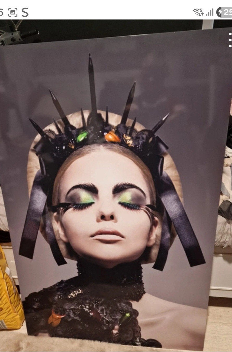 Moderne 'Beauty Queen' wanddecoratie - Plexiglas/Aluminium, Ophalen of Verzenden, Kunststof, Print, Portret