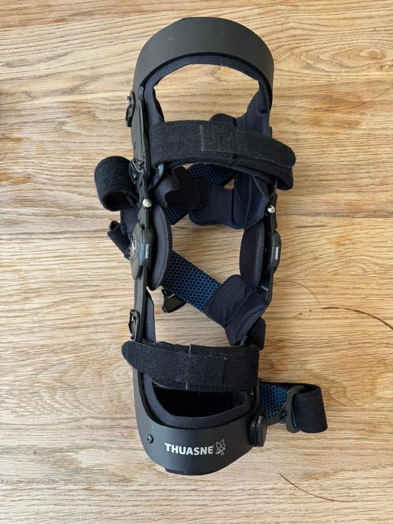 Knie Brace / knee brace maat S rechts Thausne, Ophalen, Zo goed als nieuw