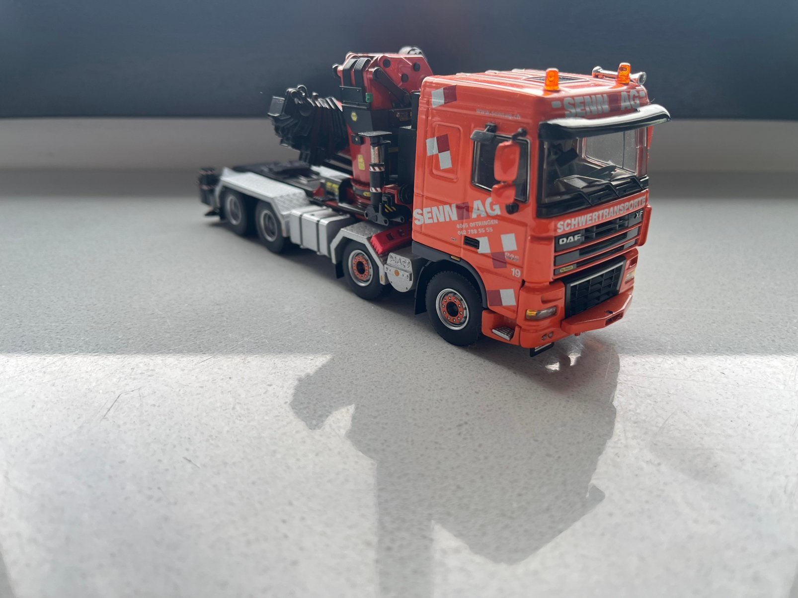 WSI SENN AG DAF XF 105 SC 8X4 PALFINGER PK150002, Ophalen of Verzenden, Zo goed als nieuw, Bus of Vrachtwagen, Wsi