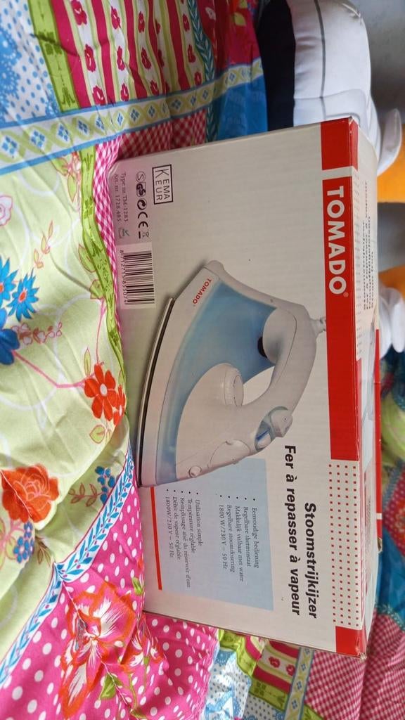 Tomado Stoomstrijkijzer TM-1283 - Nieuw in doos, Ophalen, Nieuw, Strijkijzer met snoer