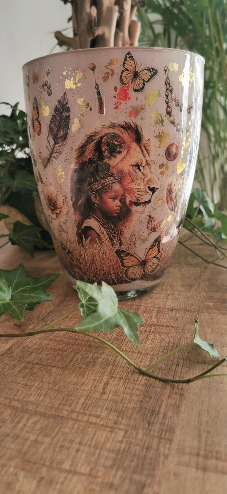 Unieke Vaas met Reverse Decoupage: Afrikaanse Thema, Huis en Inrichting, Woonaccessoires | Vazen, Ophalen