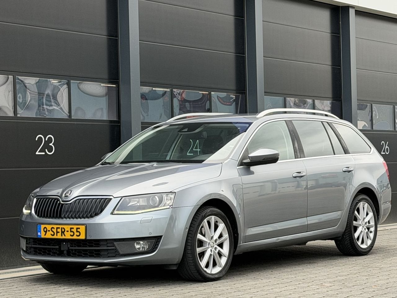 Skoda Octavia 1.6 TDI Xenon Navi Clima AUTOMAAT (bj 2013), Auto's, Automaat, Automatische klimaatregeling, Diesel, 125 €/maand
