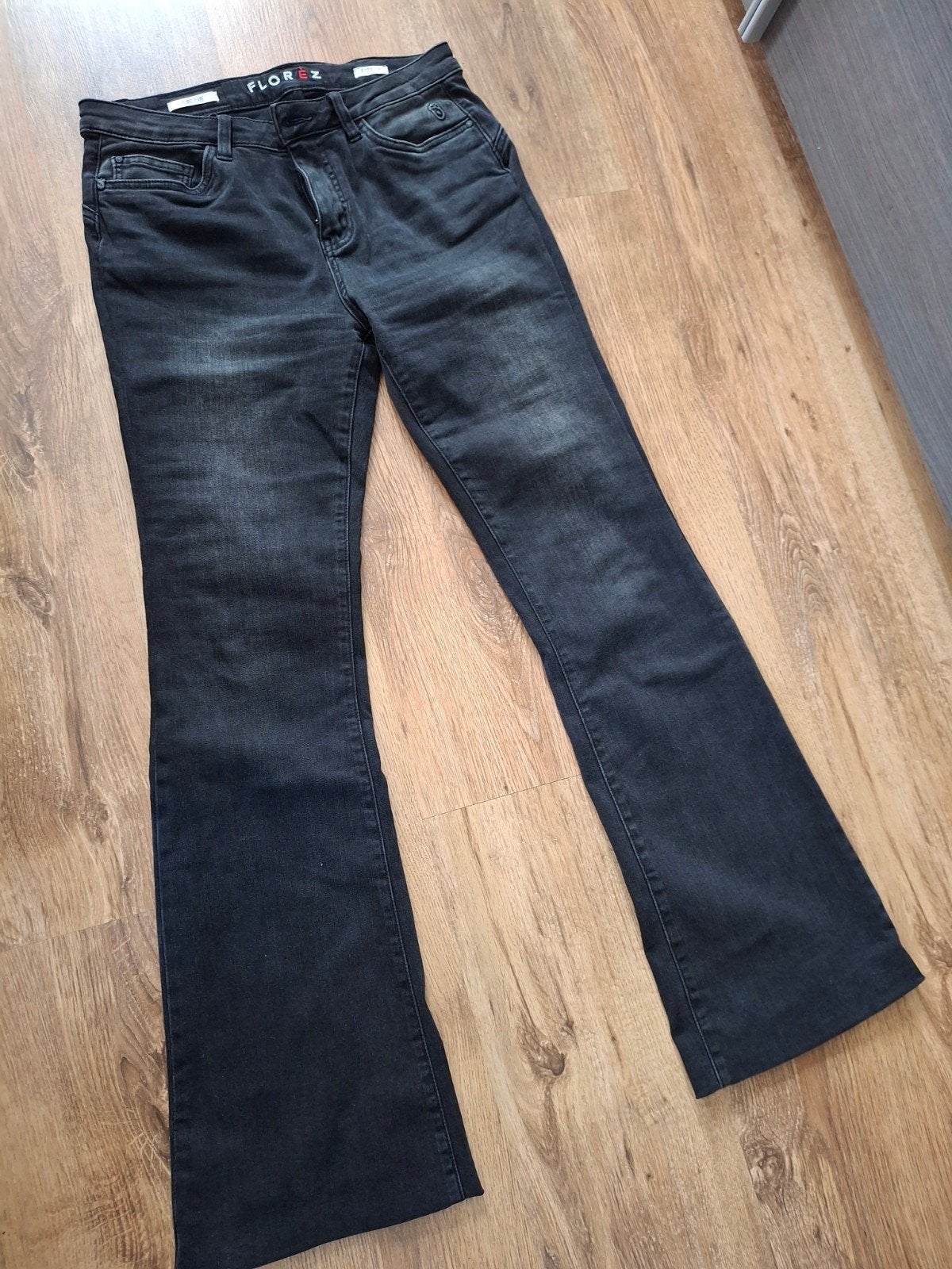 Florez jeans  zwart, Kleding | Dames, Zwart, Ophalen of Verzenden, Zo goed als nieuw, W28 - W29 (confectie 36)