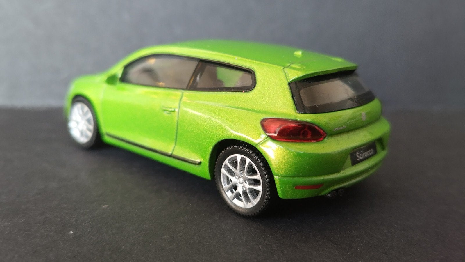 Volkswagen VW Scirocco 1:43 Welly Pol, Overige merken, Auto, Verzenden, .