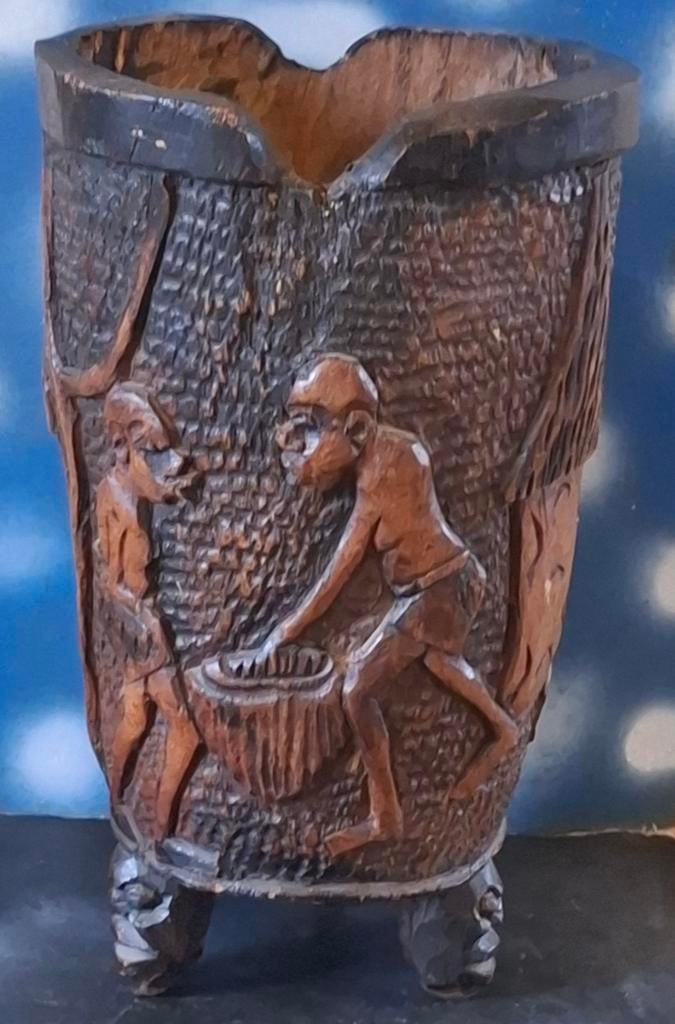 Afrikaanse vijzel, gesneden uit hardhout. 36 cm.* Zie tekst, Ophalen