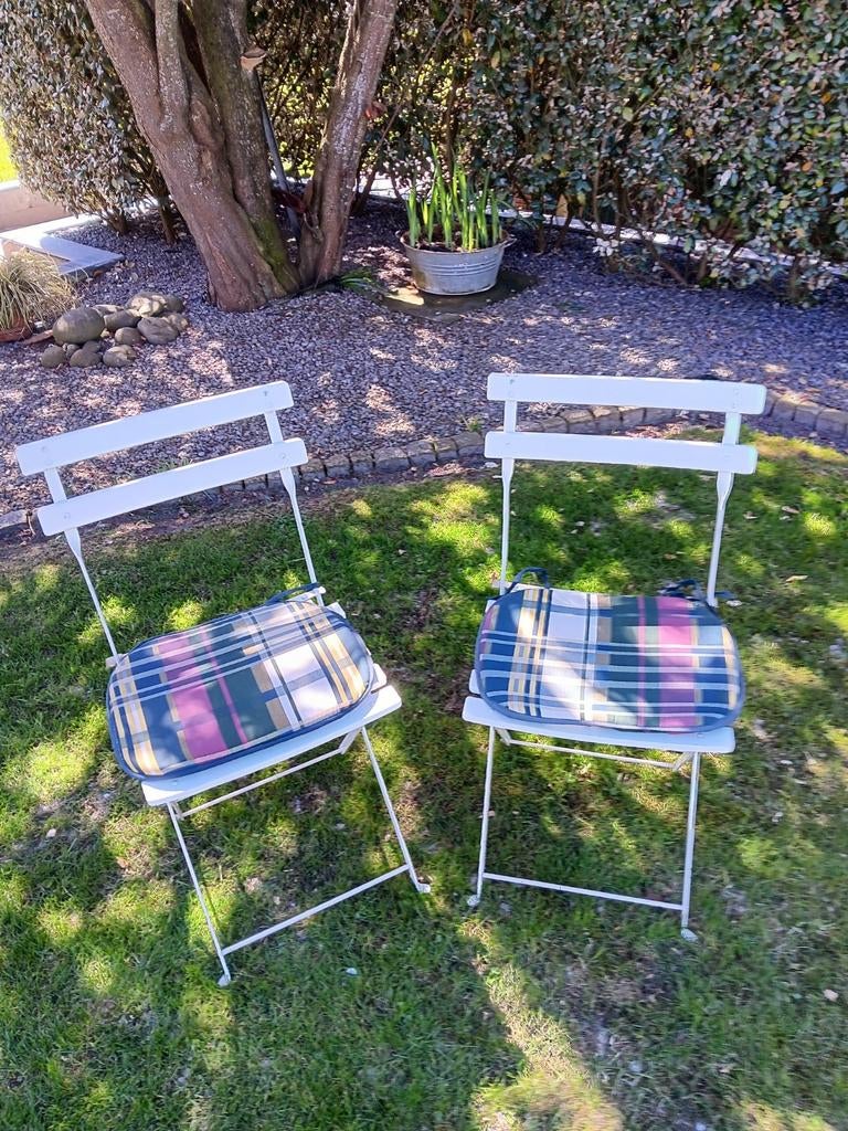 Twee Franse witte ijzeren terras/bistro stoeltjes, Tuin en Terras, Tuinstoelen, Ophalen, Gebruikt, Metaal