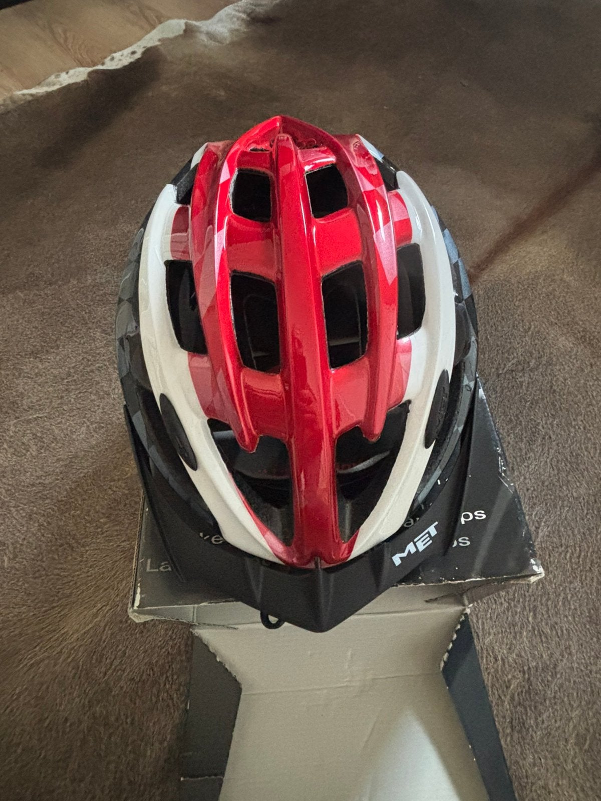 Te koop nieuwe fiethelm merk MET., Fietsen en Brommers, Ophalen, Nieuw, Overige maten, Heer of Dame