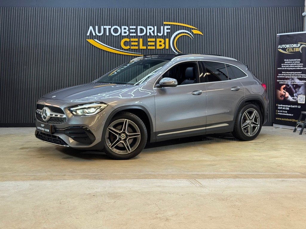 Mercedes-Benz GLA-klasse 250 4MATIC AMG Line 2021 GRIJS PANO, Auto's, Mercedes-Benz, Automaat, 15 km/l, Gebruikt, 4 cilinders