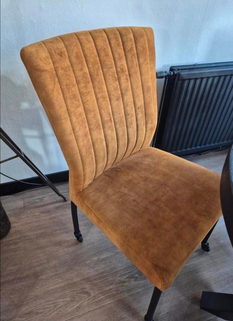 Mooie fauteuil met poef en 4 eetkamerstoelen, Ophalen, Overige kleuren