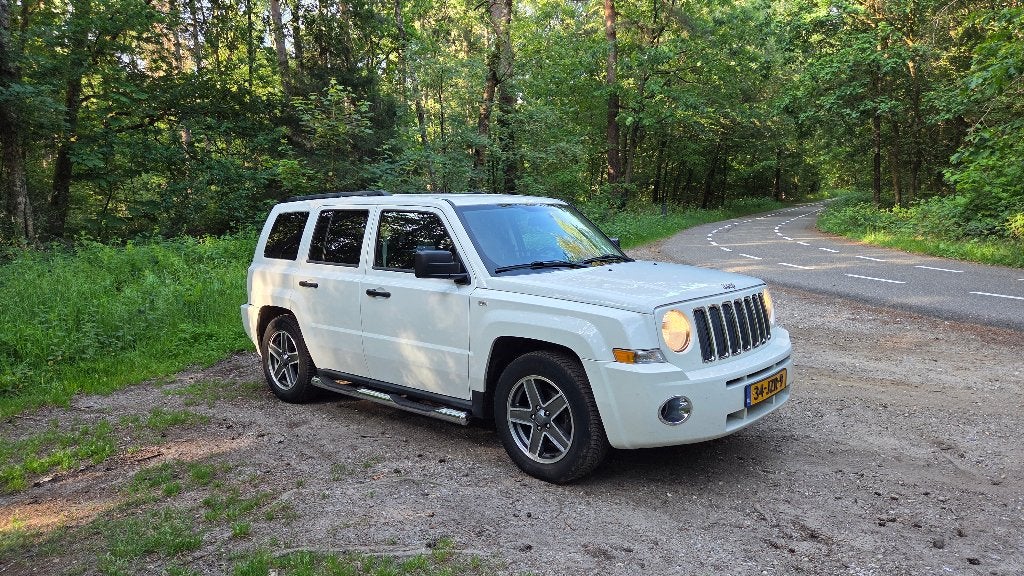 Jeep Patriot 2.4 CVT 2009 Wit, Auto's, Automaat, 450 kg, Zwart, 4 cilinders