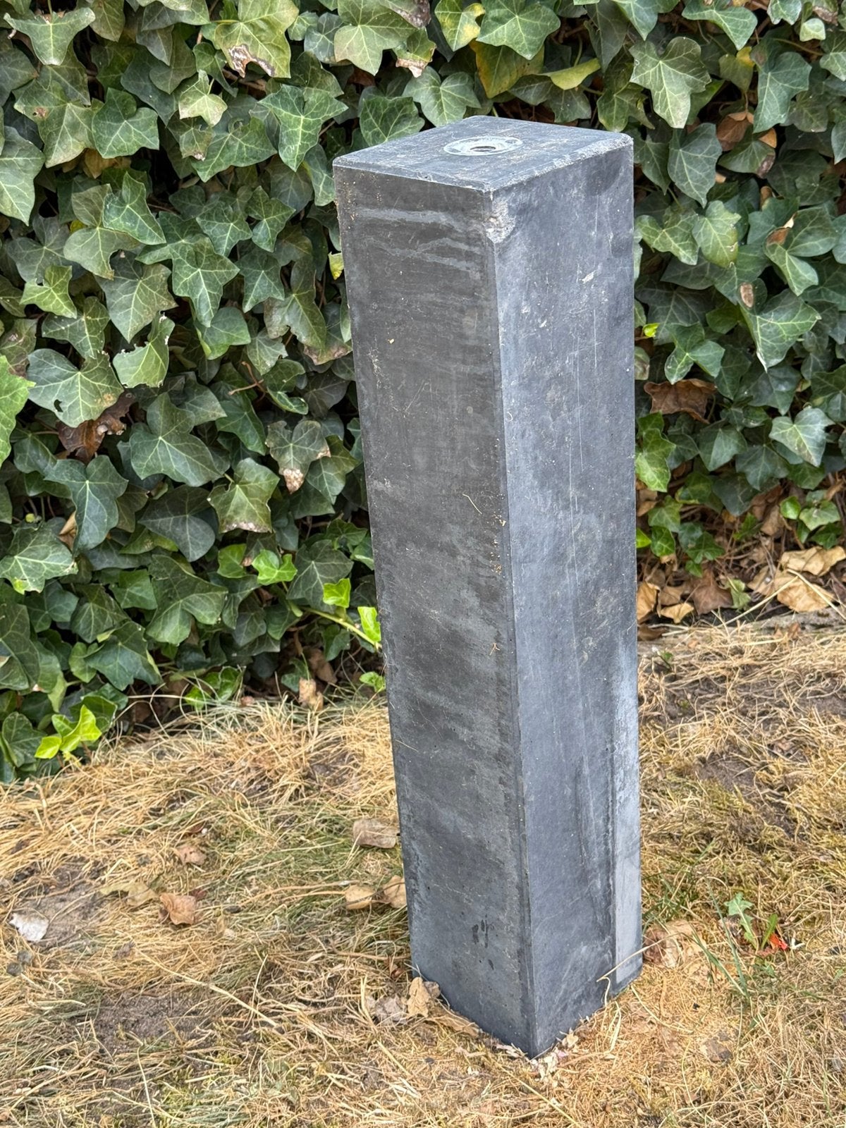 Moet weg Antraciet betonpoer 12 cm compleet met stelplaatje, Nieuw, Beton, Beton, Ophalen