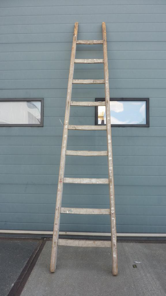 antieke ladder / houten trap / decoratie of als zoldertrap, Antiek en Kunst, Ophalen