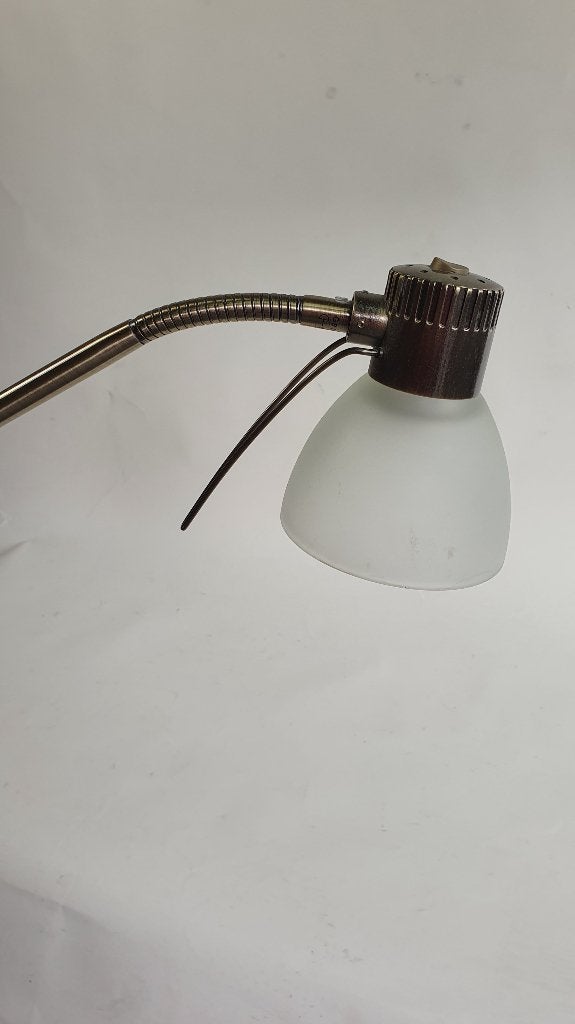 Messing vloerlamp met buigbare halogeen spot. 130 cm. S35, Tweedehands verkoop, Tweedehands verkoop, Gebruikt, Ophalen of Verzenden
