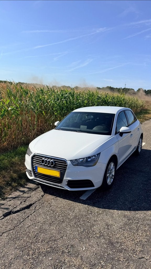 Audi A1 1.2 Tfsi 63KW SB 2014 Wit, Auto's, Voorwielaandrijving, Euro 5, Stof, Zwart