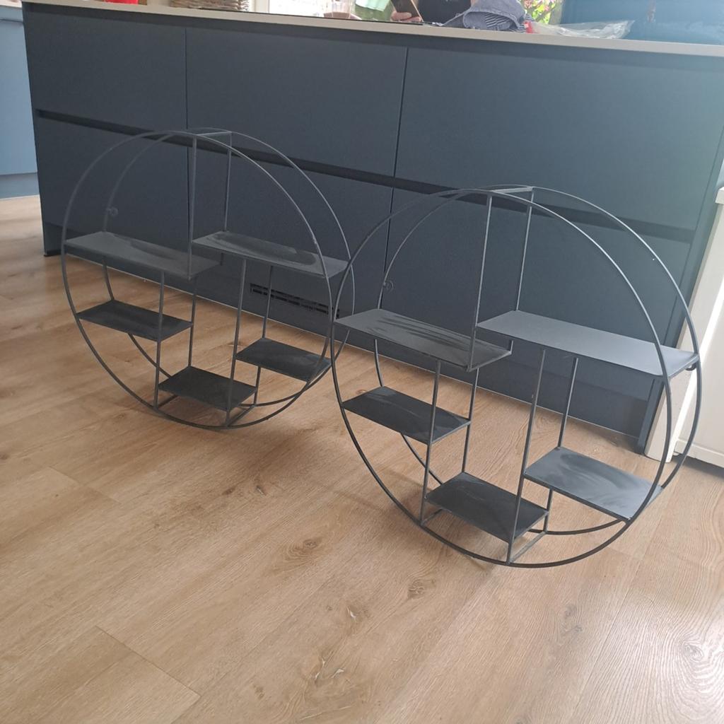 2 Zwarte Metalen Ronde Wandrekken - 70x70x15 cm, Ophalen