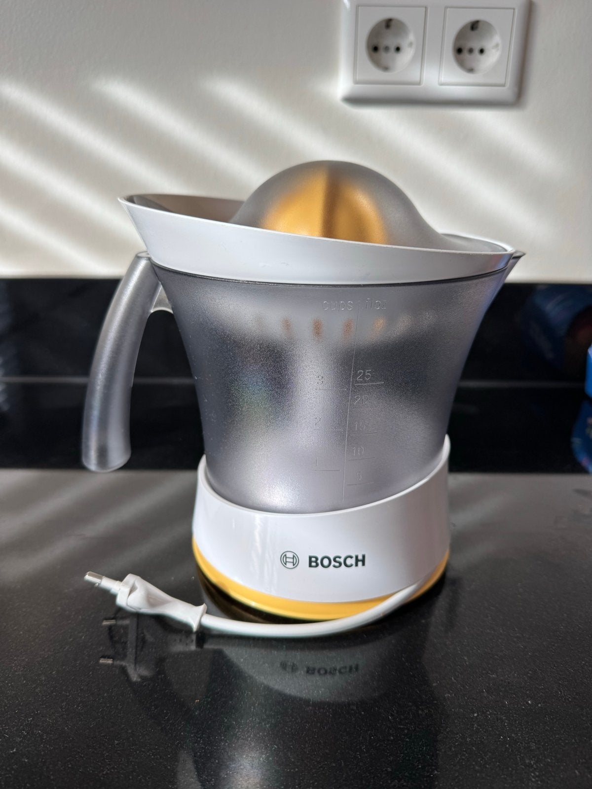 Nette Bosch elektrische citruspers, Minder dan 1 liter, Ophalen, Zo goed als nieuw, 1 snelheid
