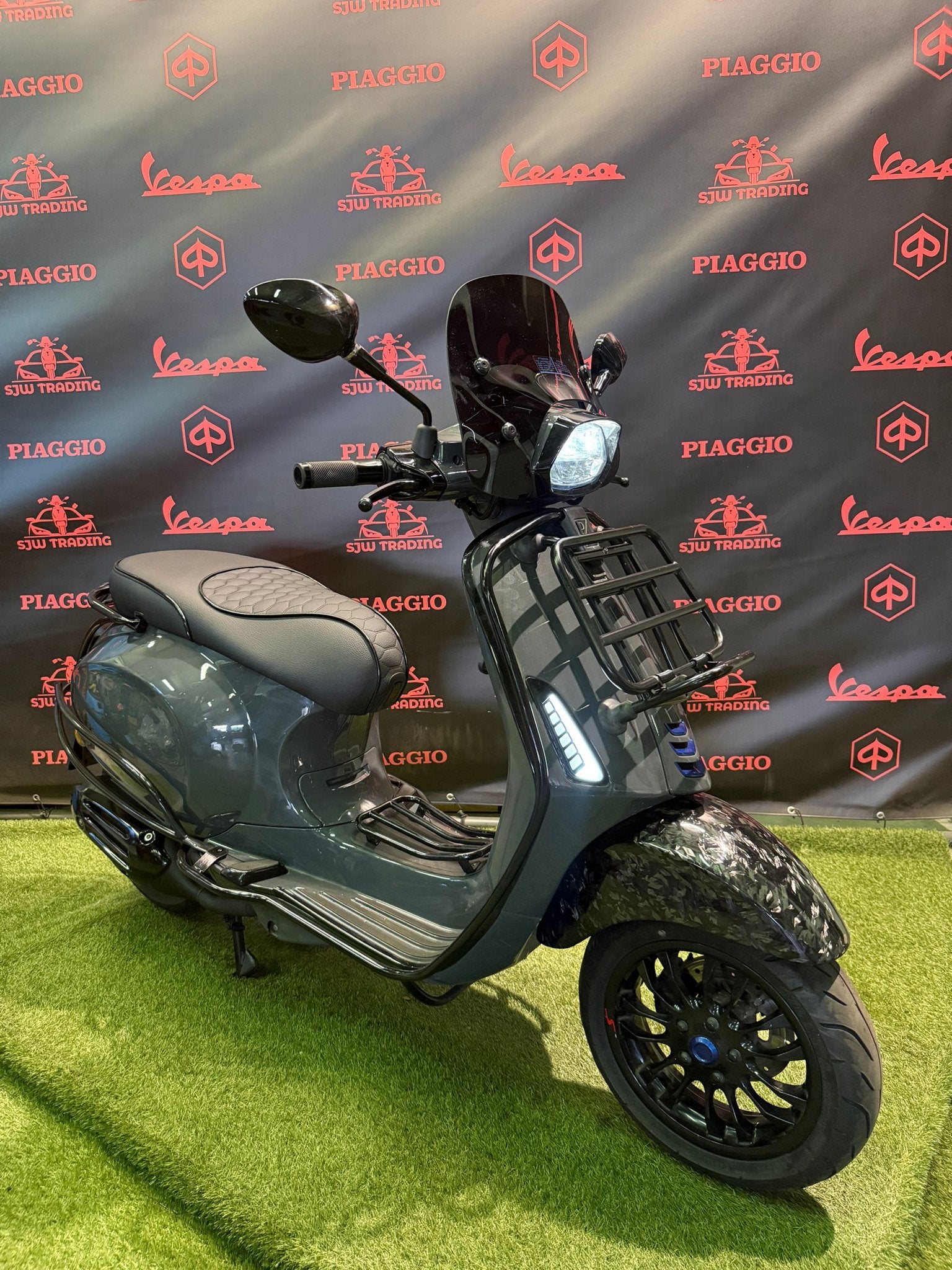 Vespa Sprint 2022 Brom! Custom Nano Grey / Forged Carbon, Fietsen en Brommers, Scooters | Vespa, -, Maximaal 45 km/u, -, Ophalen of Verzenden