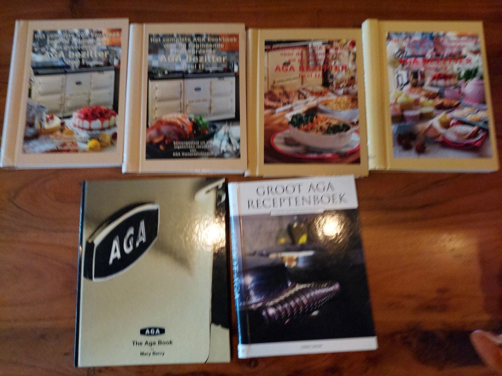 AGA kookboeken, Ophalen of Verzenden, Zo goed als nieuw