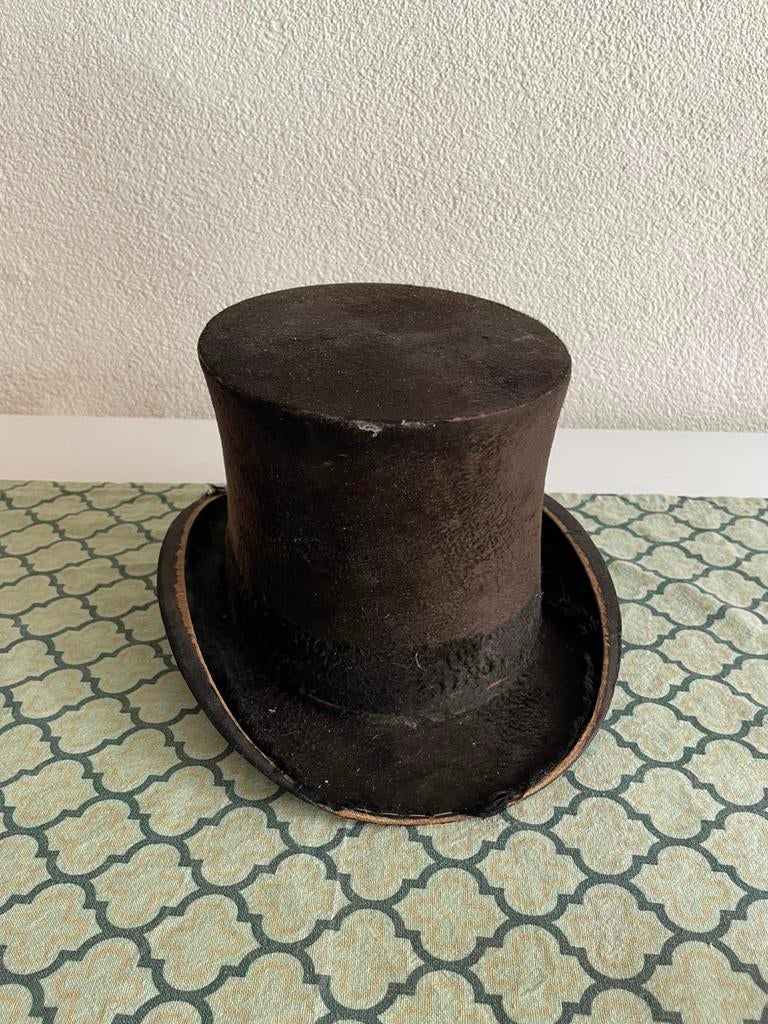 Antieke ouderwetse hoed uit London maat S, Kleding | Heren, Hoeden en Petten, Ophalen of Verzenden, Gedragen, Hoed