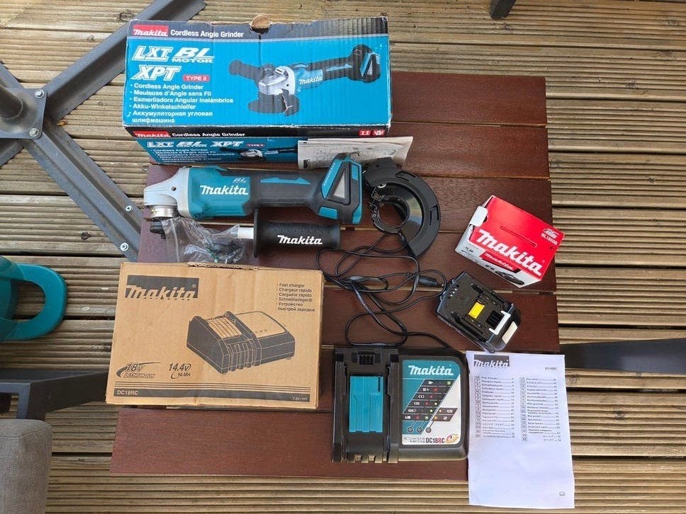 Makita DGA504Z Haakse Slijper met Accu en Oplader, Doe-het-zelf en Verbouw, Gereedschap | Handgereedschap, Ophalen of Verzenden