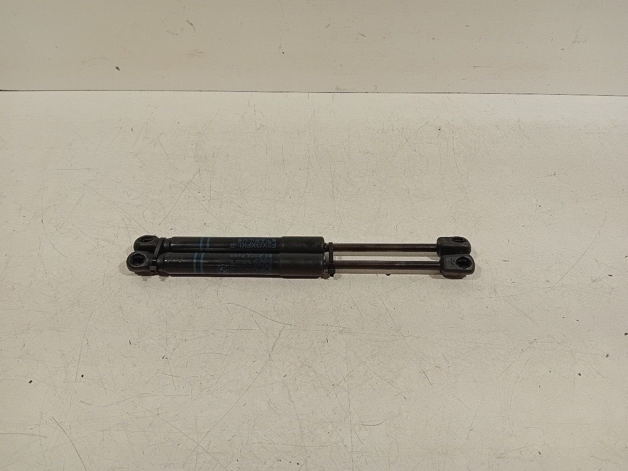 Gasdrukveerset voor BMW 4 serie, Onderdelen@venauto.nl, Van der Ven Autorecycling B.V., Gebruikt, Ettenseweg 76, 4706 PB Roosendaal, The Netherlands