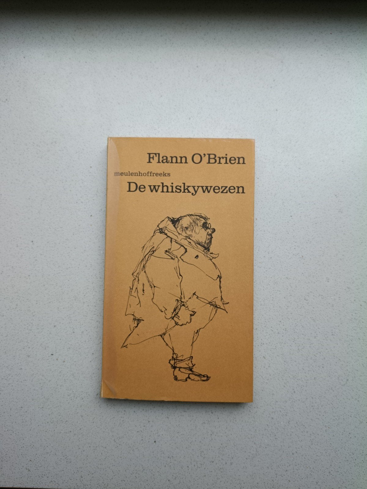 De Whiskywezen - Flann O'Brien, Ophalen of Verzenden, Gelezen