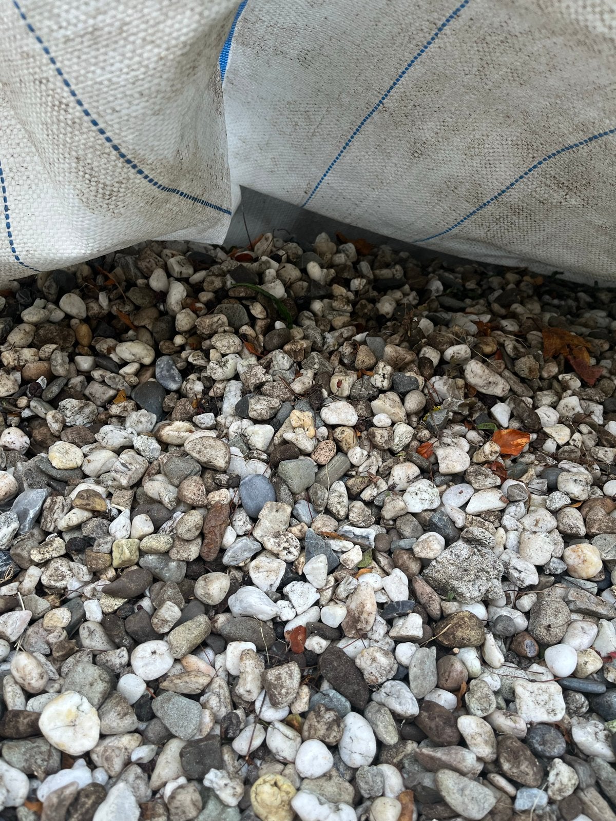 Grind / steentjes GRATIS ophalen, Tuin en Terras, Grind, Keien en Split, Ophalen, Gebruikt, Multi, Grind