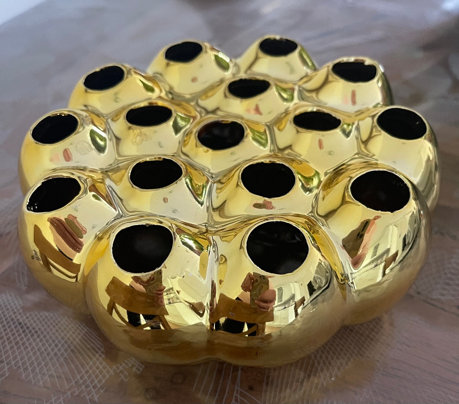 Villa Pottery gouden lotusvaas flowerfrog 16 cm.Lotus, goud., Gebruikt, Overige kleuren, Aardewerk of Porselein, Ophalen of Verzenden