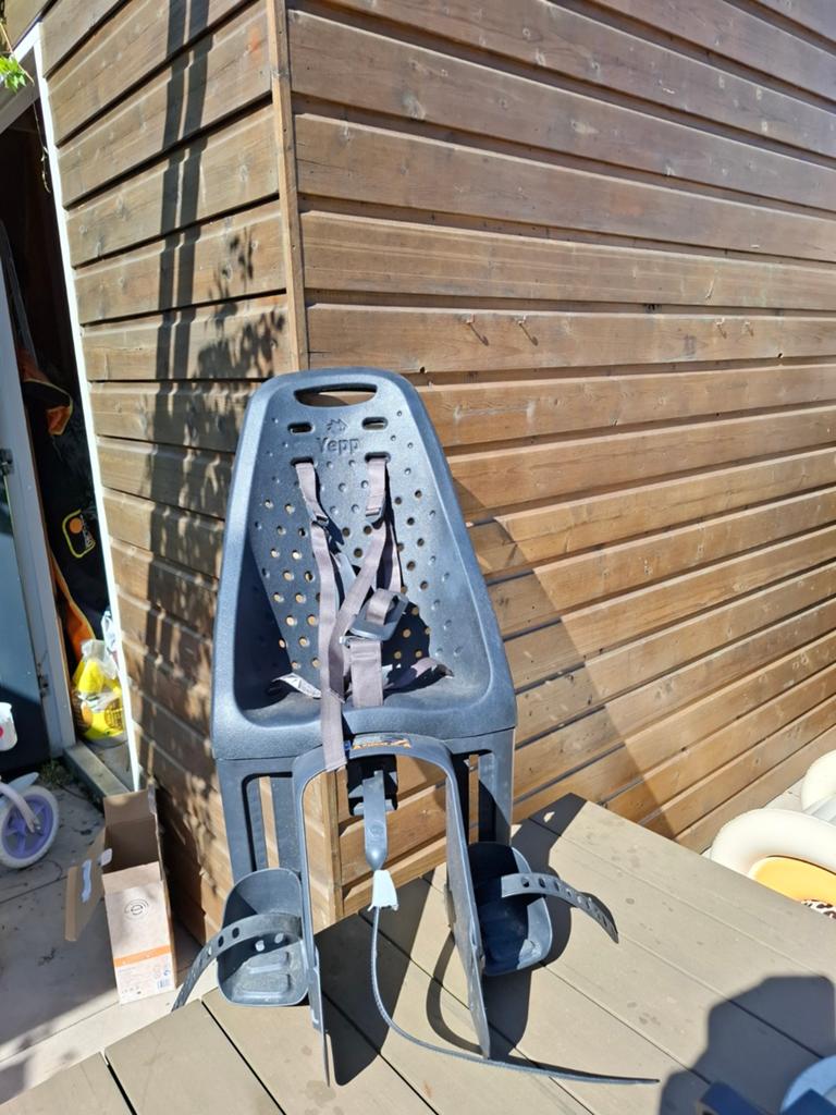 Yepp achterzitje fietszitje met sleutel zwart, Ophalen, Gebruikt, Achterzitje, Yepp