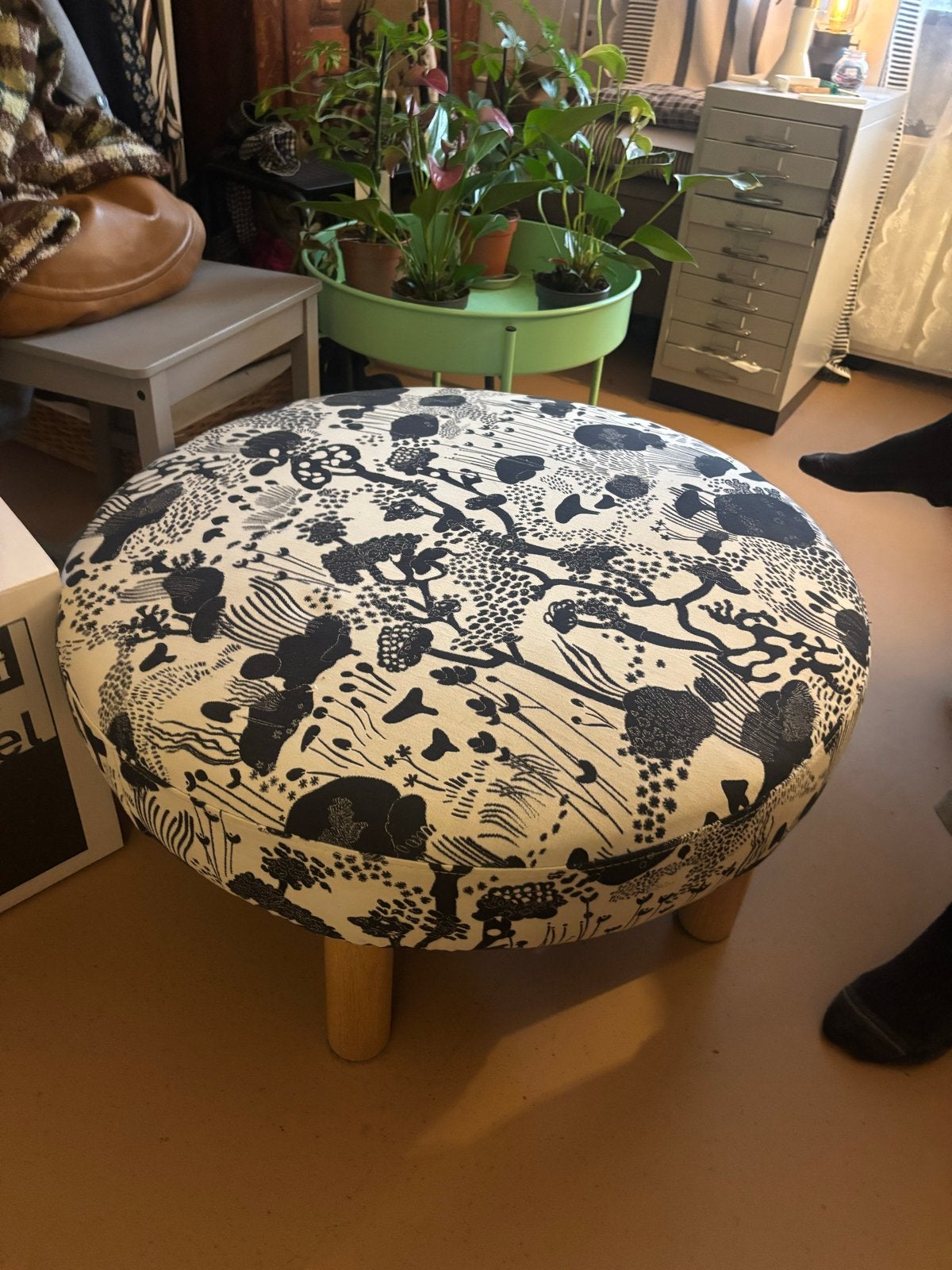IKEA Stockholm 2025 poef - Zo goed als nieuw, Ophalen, Rond, Zo goed als nieuw, Stof