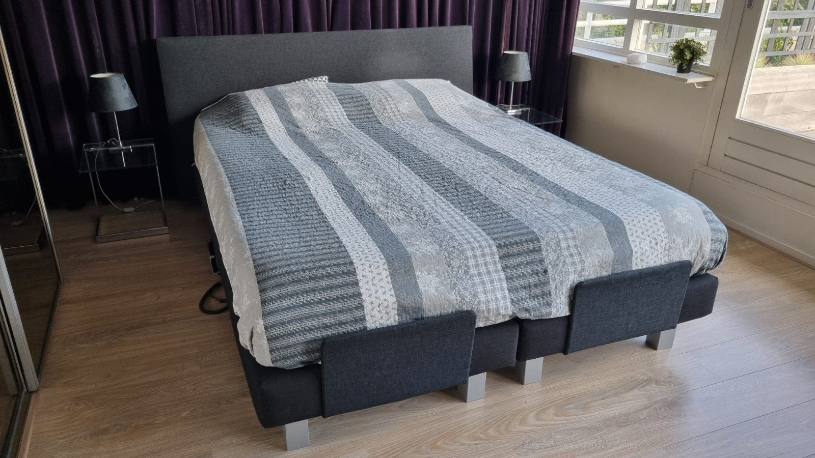 Mooi electrisch verstelbaar bed, 180 x220 cm, Ophalen, Tweepersoons, Overige maten, Grijs